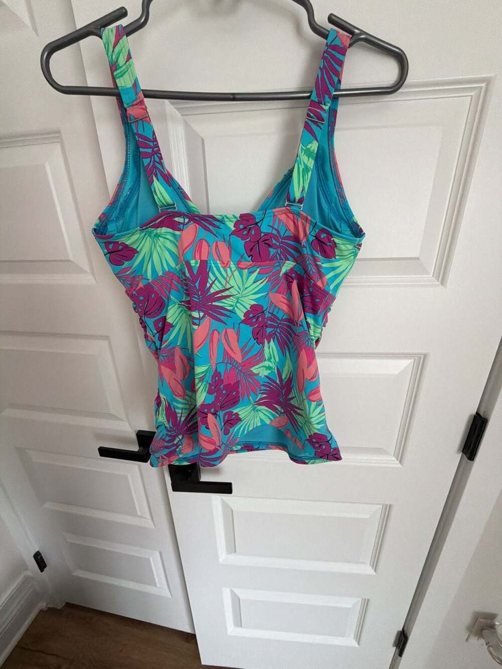 Lands' End Women's Bathing Suit 
2  Wrap Underwire Tankini Tops  and 1 bottom